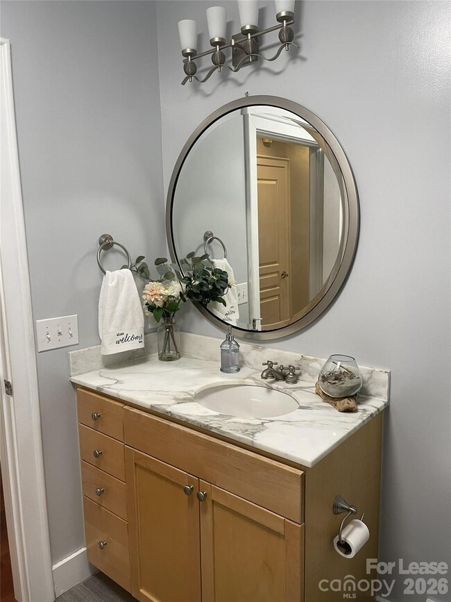 Building Photo - 115 E Park Ave