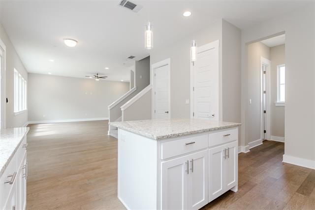 Building Photo - 202 S Village Way