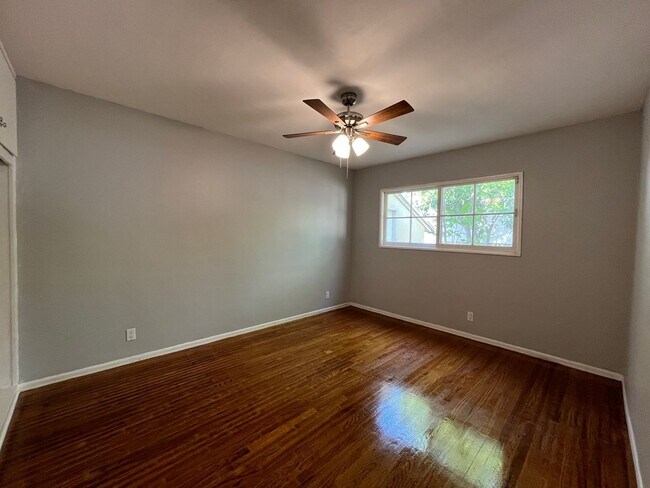 Building Photo - Upgraded 3+2 in Canoga Park w/central HVAC, wood floors + appliances!