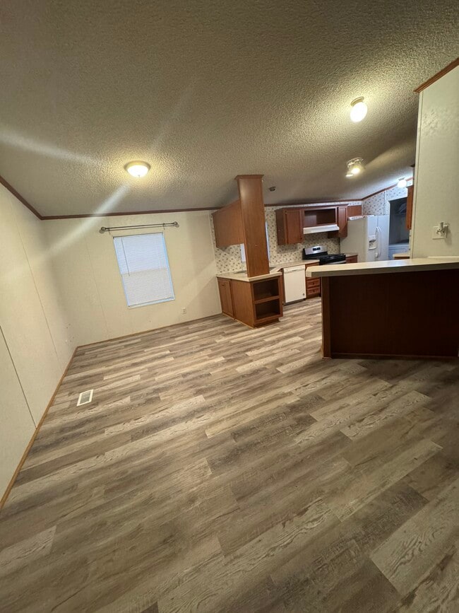 Building Photo - 70 Timber Rd