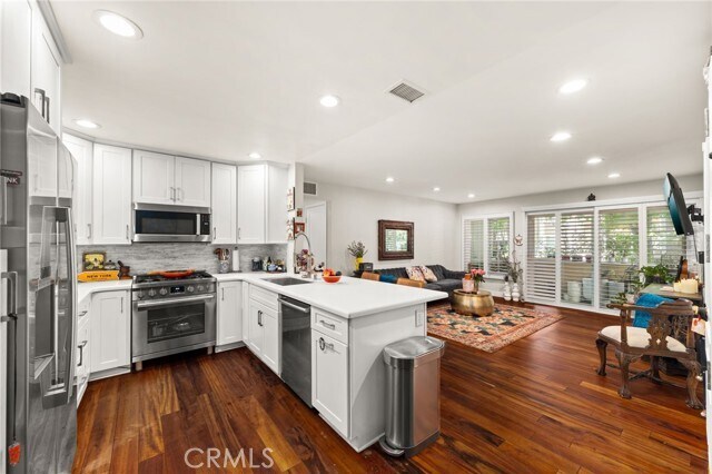 Building Photo - 3860 Amberly Dr
