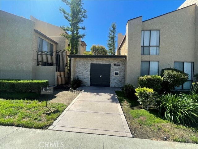 Building Photo - 22038 Vanowen St