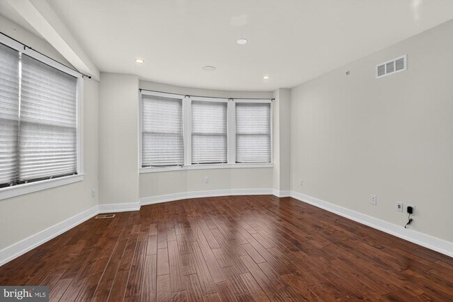 Building Photo - 1259 S 19th St