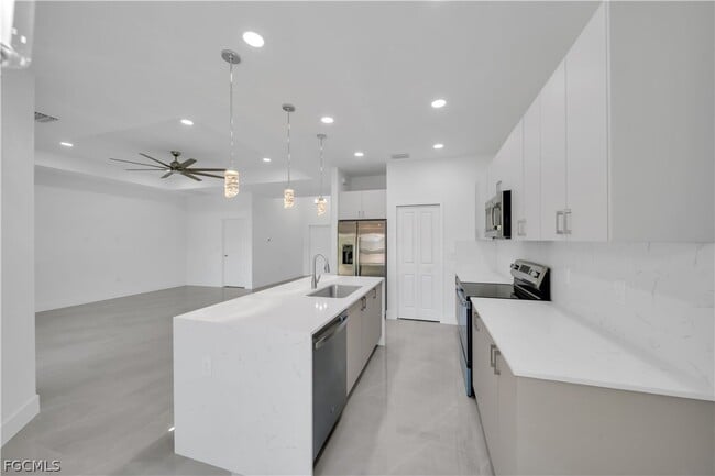 Building Photo - 1904 East 11th Street