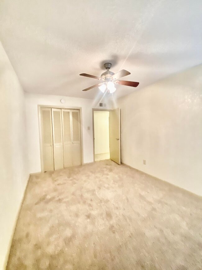 Building Photo - 4433 N Stanton St