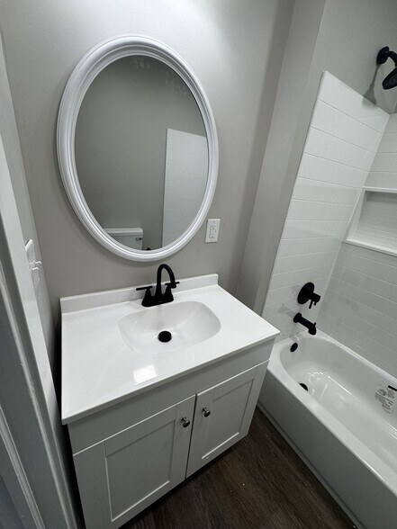 Building Photo - 120 W Brown Ave