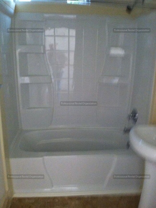 Building Photo - "Coming Soon" -One bedroom Gem in Heart of Quaint, Historic West Petaluma