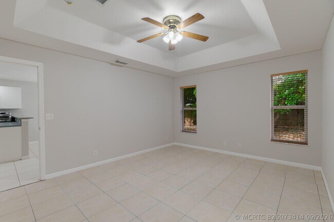 Building Photo - 622 Lytle St
