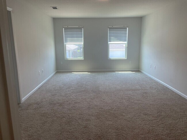 Building Photo - 5241 Peach Dr