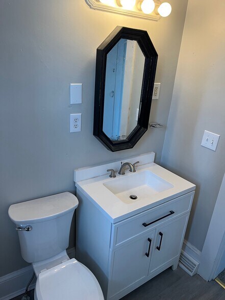 bathroom - 162 Montvale Ave