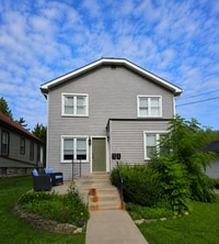 Building Photo - Charming 3-Bedroom with 2 Full Baths in the Heart of Lemont