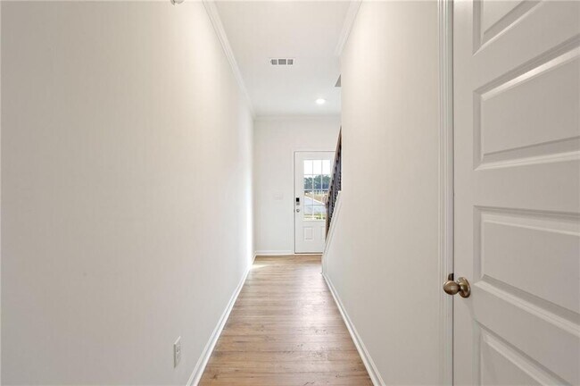 Building Photo - 6072 Knickerbocker St