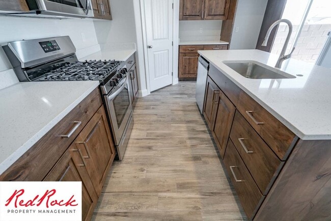 Building Photo - Single Family Home in Hurricane with an attached Casita!