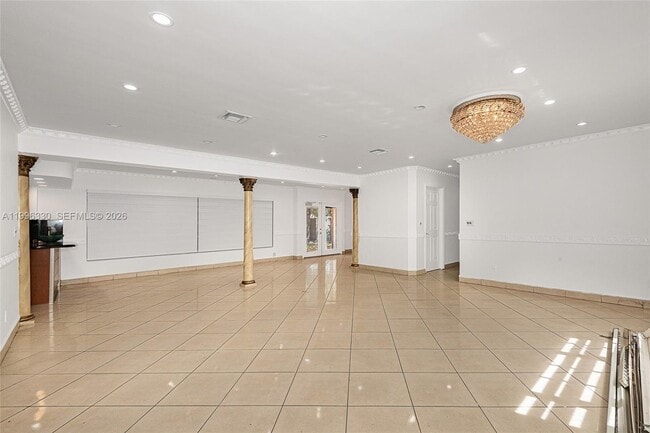 Building Photo - 2545 NE 207th St