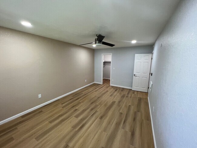 Building Photo - $2,500 - 2 Bed / 1 Bath Condo in El Cajon