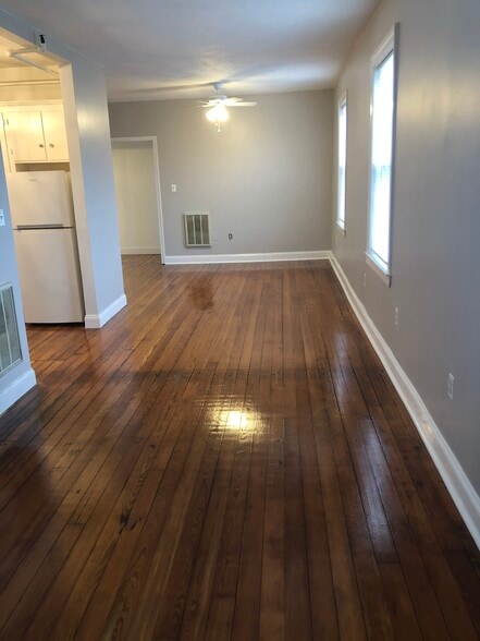 Building Photo - 4 Essex St