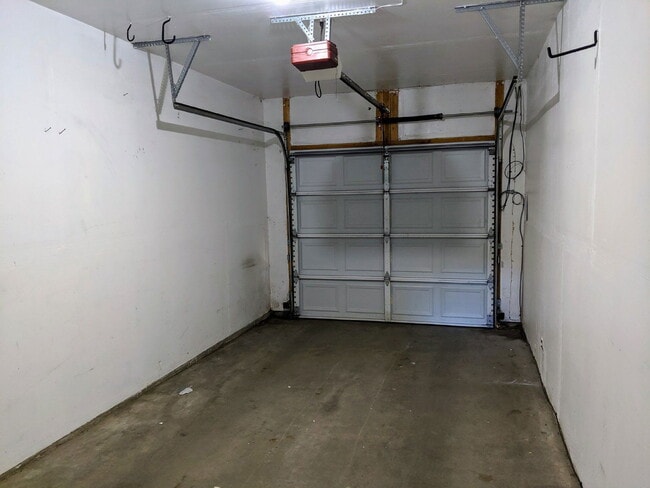 Building Photo - 2850 W Centennial Dr