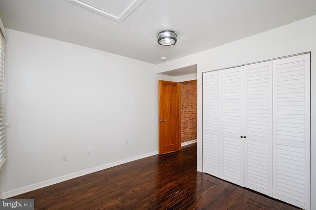 Building Photo - 618 S Newkirk St