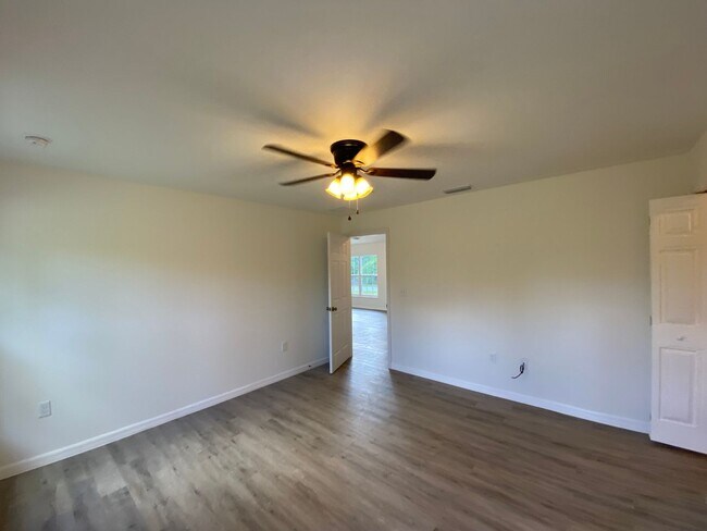 Building Photo - Custom Home - Desirable SW Ocala neighborh...