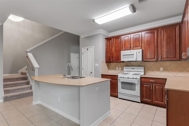 Building Photo - 600 S Frontier Ln