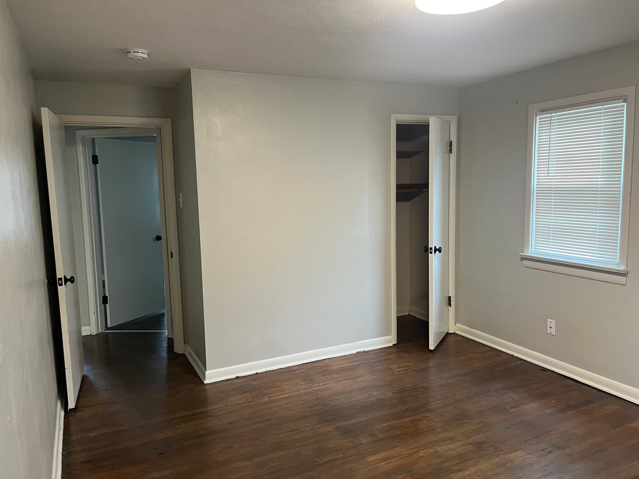 Room B - 7558 Woodland Ave