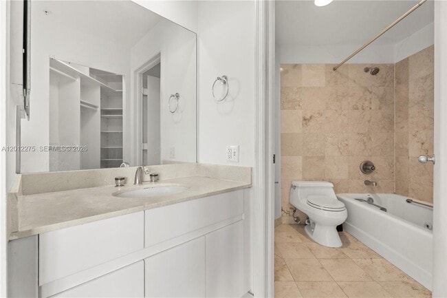 Building Photo - 888 Brickell Key Dr