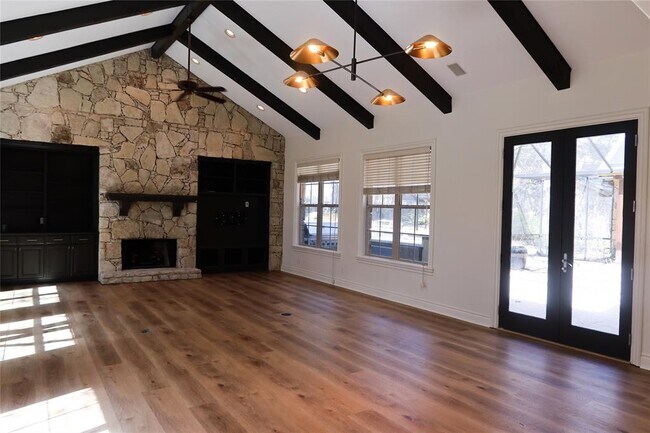 Building Photo - 7228 Oak Shores Dr