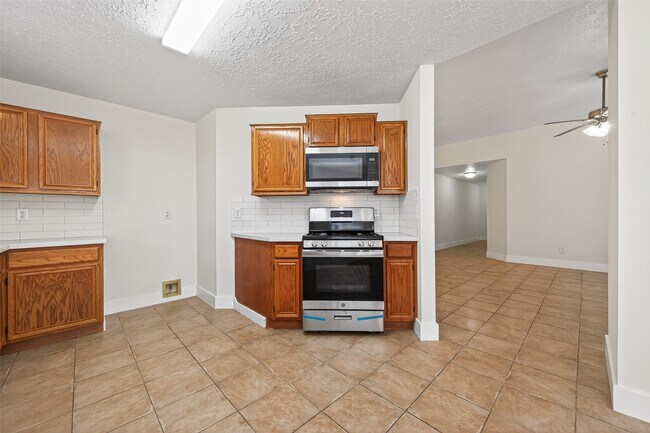 Building Photo - 18822 Yaupon Trail