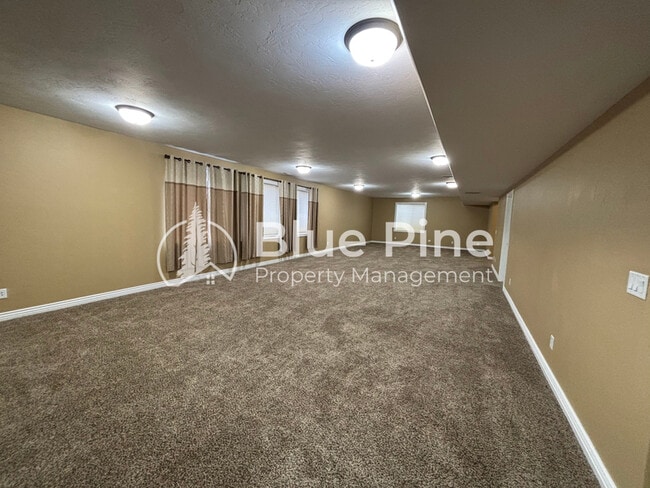 Building Photo - 5245 Jupiter Hills Dr