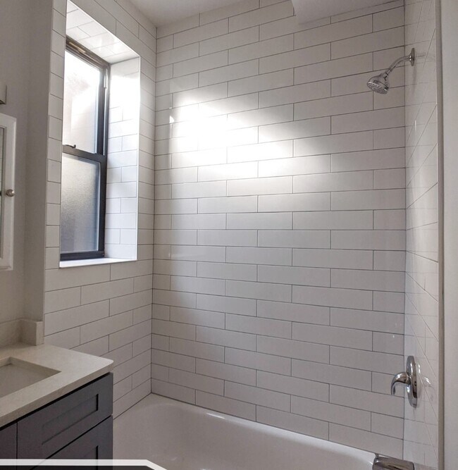 Building Photo - 2896 N Milwaukee Ave