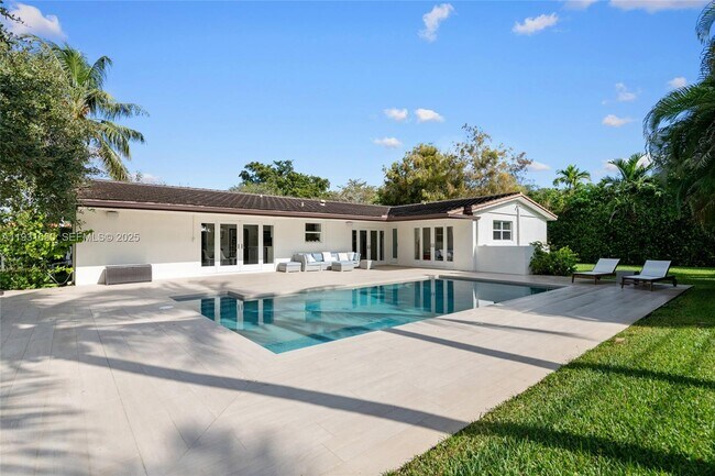 Building Photo - 7360 SW 115th St