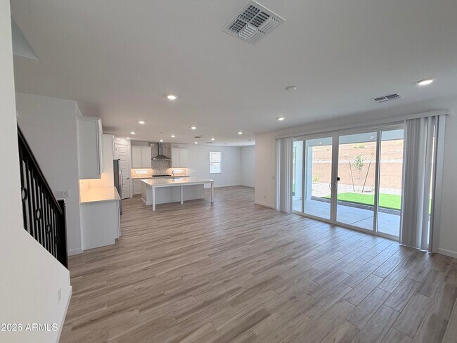 Building Photo - 7022 W Pinnacle Vista Dr