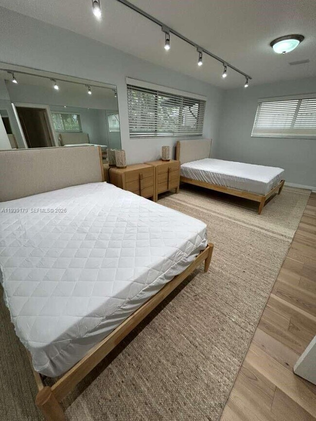 Building Photo - 1108 Washington St