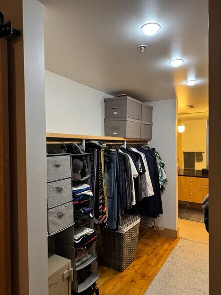 Building Photo - 105 S 9th St