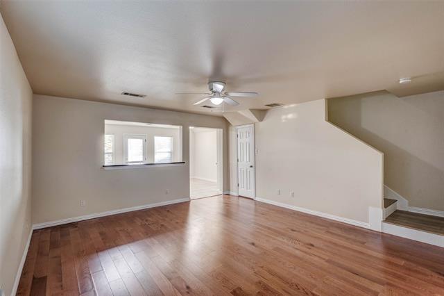 Building Photo - 2338 Kingsway Dr