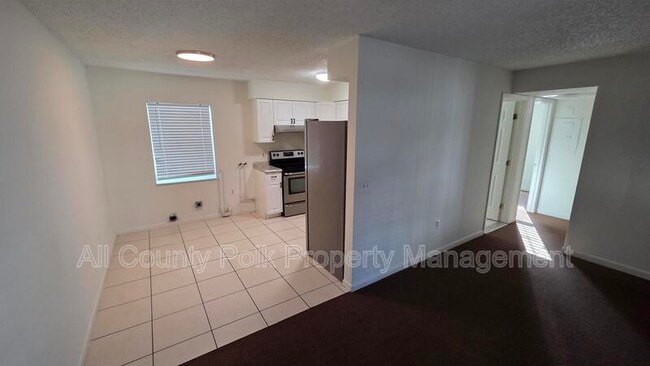 Building Photo - 915 Ariana St