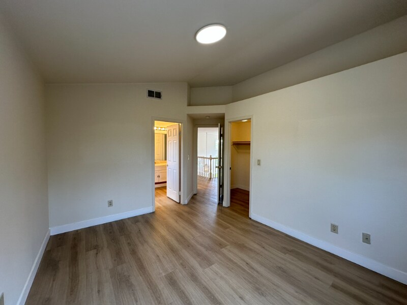 Building Photo - 2426 Carpinteria Dr