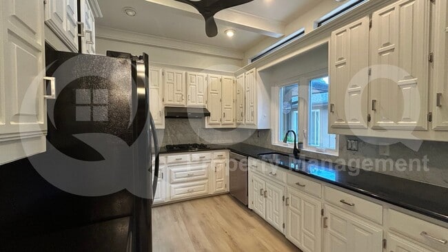 Building Photo - 3701 Leathertop Dr