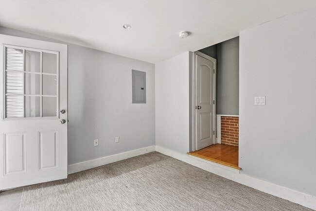 Building Photo - 114 Old Oaken Bucket Rd
