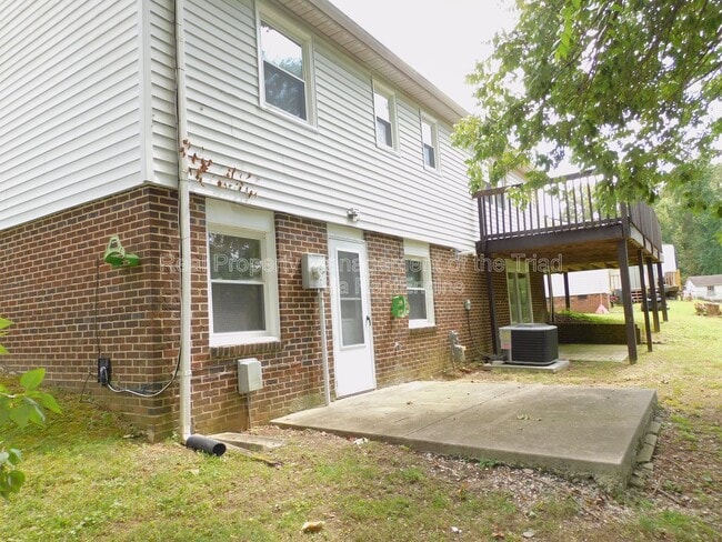 Building Photo - 911 Tipperary Dr
