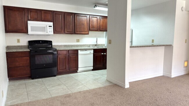 Building Photo - 4370 Sandy River Dr