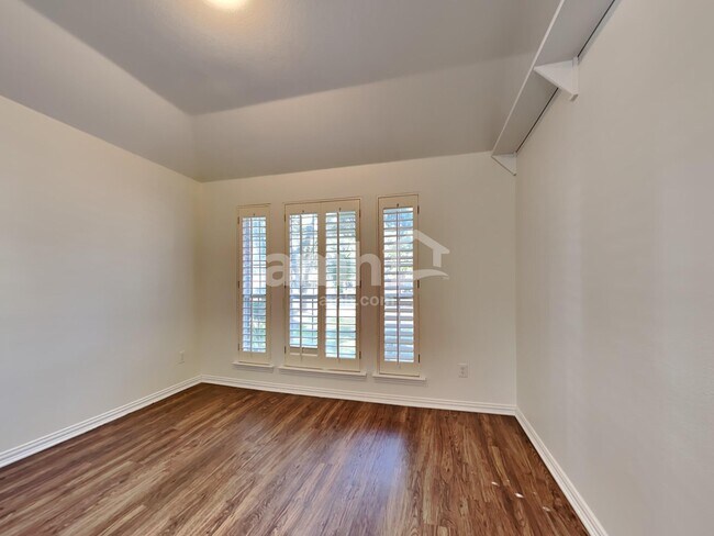 Building Photo - 2814 Cheshire Way