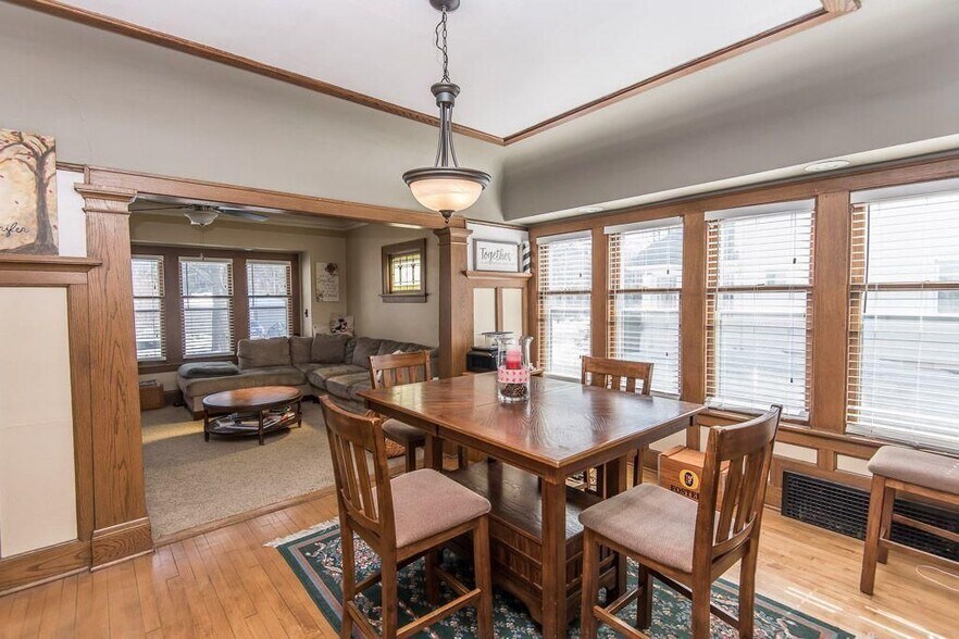 Building Photo - 537 N 59th St