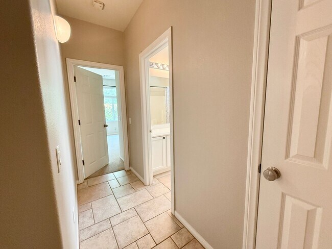 Building Photo - MOVE IN SPECIAL! FIRST TWO WEEKS RENT FREE...