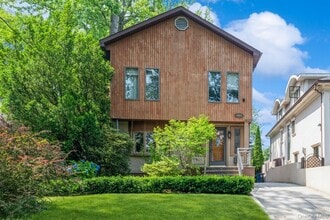 Building Photo - 196-15 Como Ave