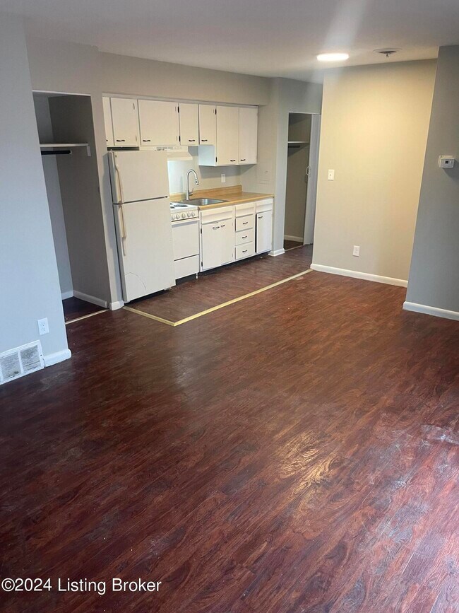 Building Photo - 449 Mt Holly Ave
