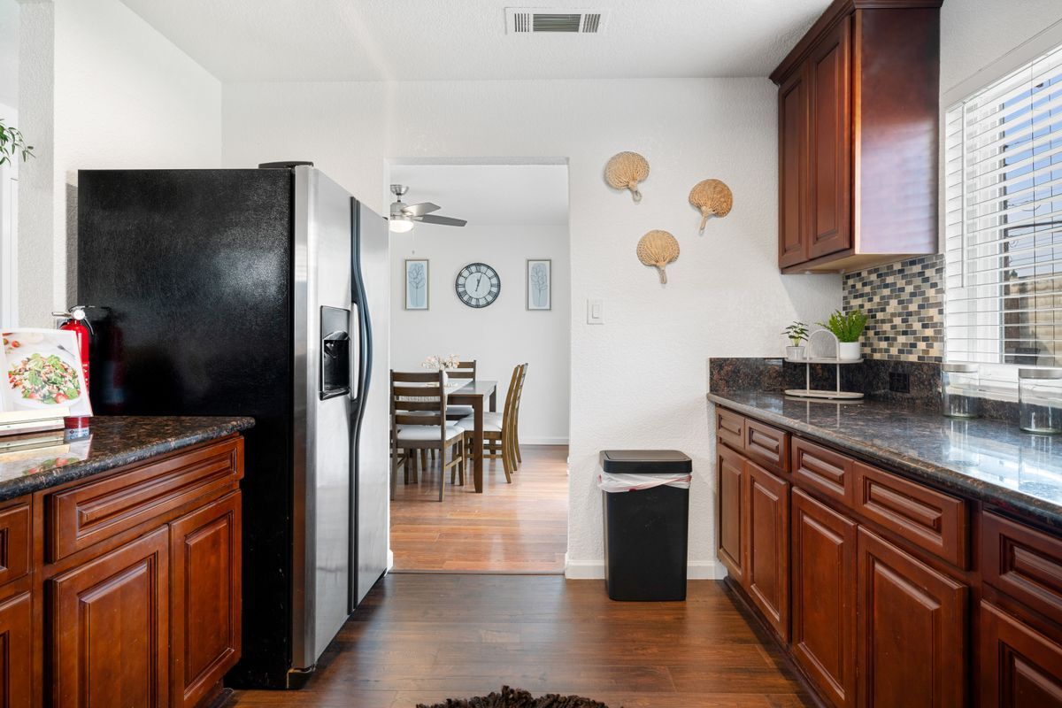 Building Photo - 10609 Olson Dr