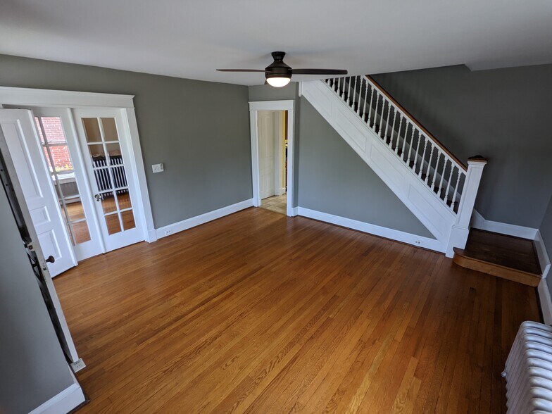 Living room - 925 North Market Street