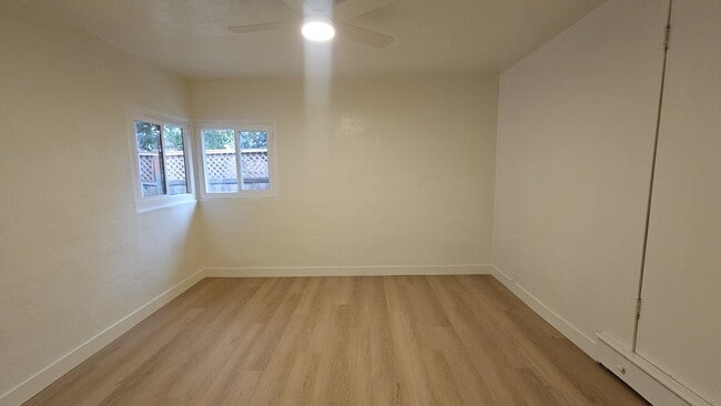 Building Photo - 476 E 7th Ave