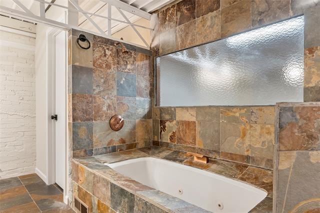 Building Photo - 306 S Walton St